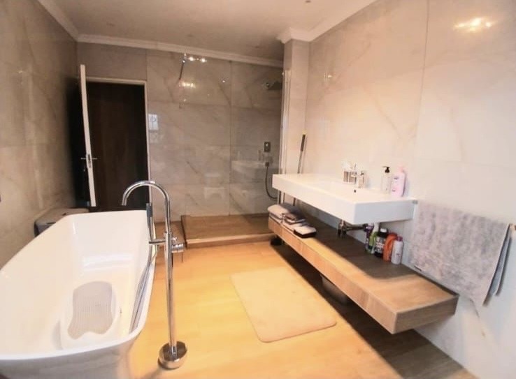 6 Bedroom Property for Sale in Arcon Park Gauteng