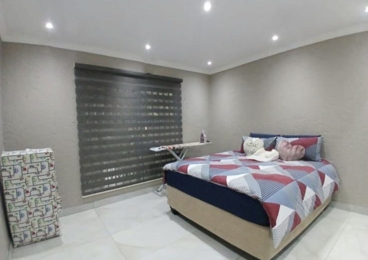 6 Bedroom Property for Sale in Arcon Park Gauteng