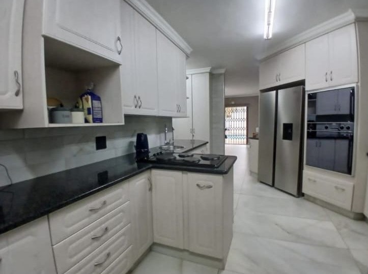 6 Bedroom Property for Sale in Arcon Park Gauteng