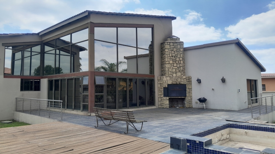 4 Bedroom Property for Sale in Vanderbijlpark SE 8 Gauteng