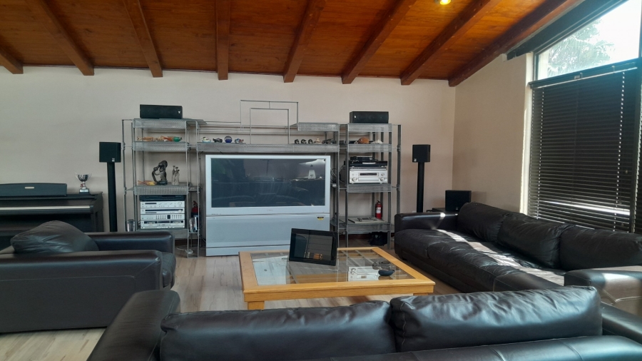 4 Bedroom Property for Sale in Vanderbijlpark SE 8 Gauteng