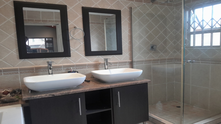 4 Bedroom Property for Sale in Vanderbijlpark SE 8 Gauteng