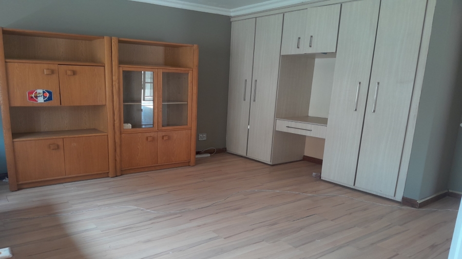 4 Bedroom Property for Sale in Vanderbijlpark SE 8 Gauteng
