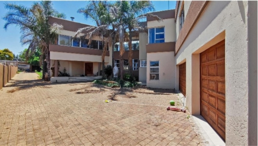 6 Bedroom Property for Sale in Vanderbijlpark SW 5 Gauteng