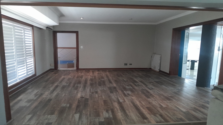 6 Bedroom Property for Sale in Vanderbijlpark SW 5 Gauteng