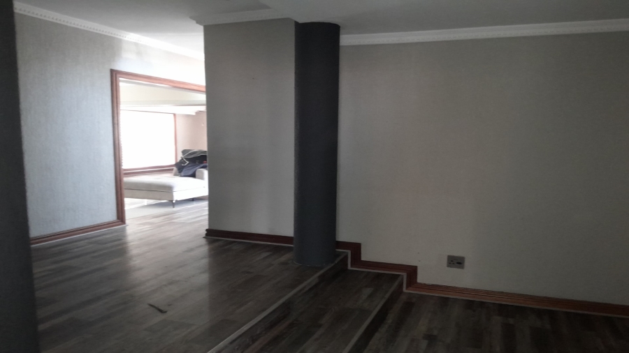 6 Bedroom Property for Sale in Vanderbijlpark SW 5 Gauteng