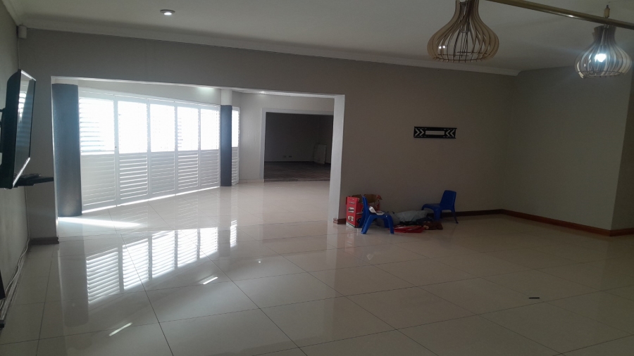 6 Bedroom Property for Sale in Vanderbijlpark SW 5 Gauteng
