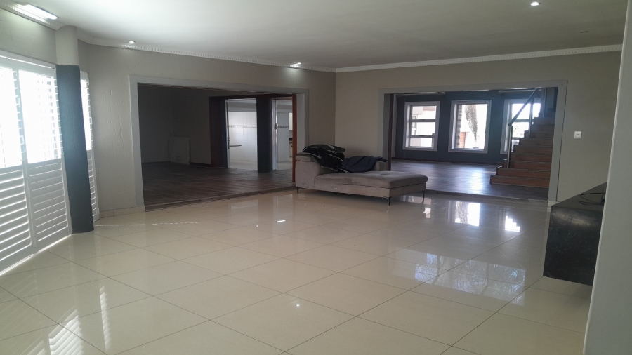 6 Bedroom Property for Sale in Vanderbijlpark SW 5 Gauteng