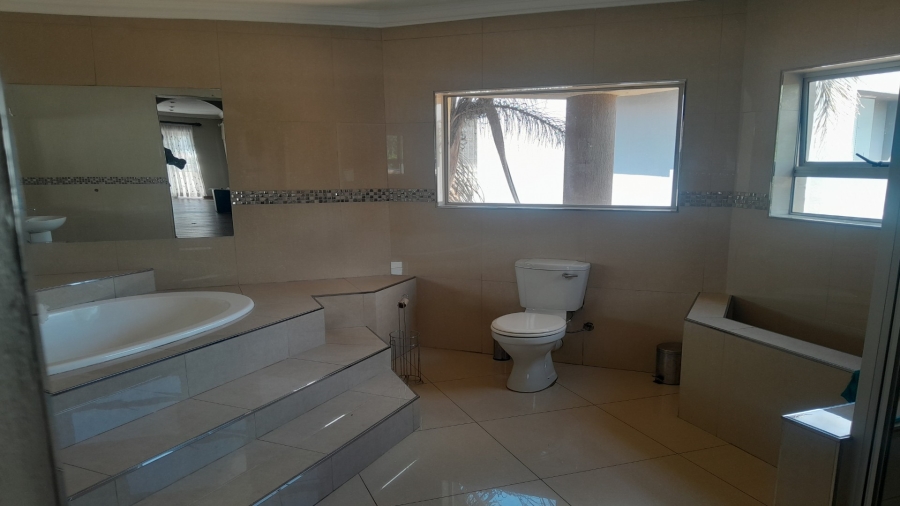 6 Bedroom Property for Sale in Vanderbijlpark SW 5 Gauteng