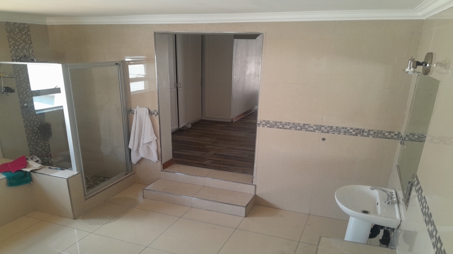 6 Bedroom Property for Sale in Vanderbijlpark SW 5 Gauteng