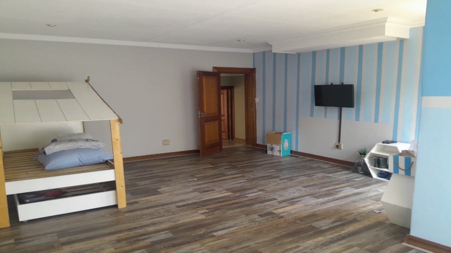 6 Bedroom Property for Sale in Vanderbijlpark SW 5 Gauteng