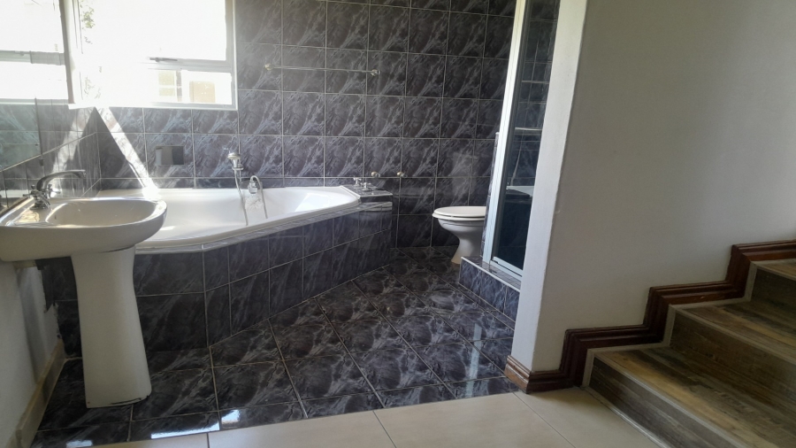 6 Bedroom Property for Sale in Vanderbijlpark SW 5 Gauteng