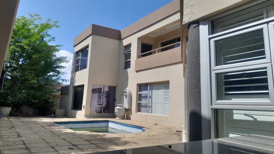 6 Bedroom Property for Sale in Vanderbijlpark SW 5 Gauteng