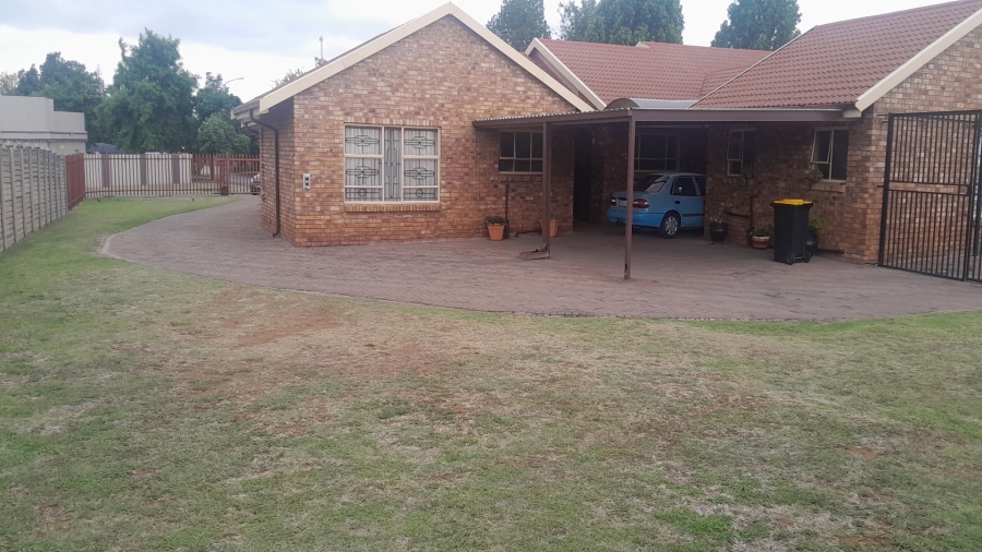 3 Bedroom Property for Sale in Bedworth Park Gauteng