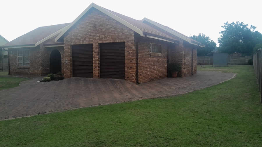 3 Bedroom Property for Sale in Bedworth Park Gauteng
