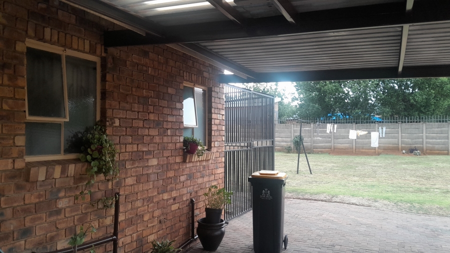 3 Bedroom Property for Sale in Bedworth Park Gauteng