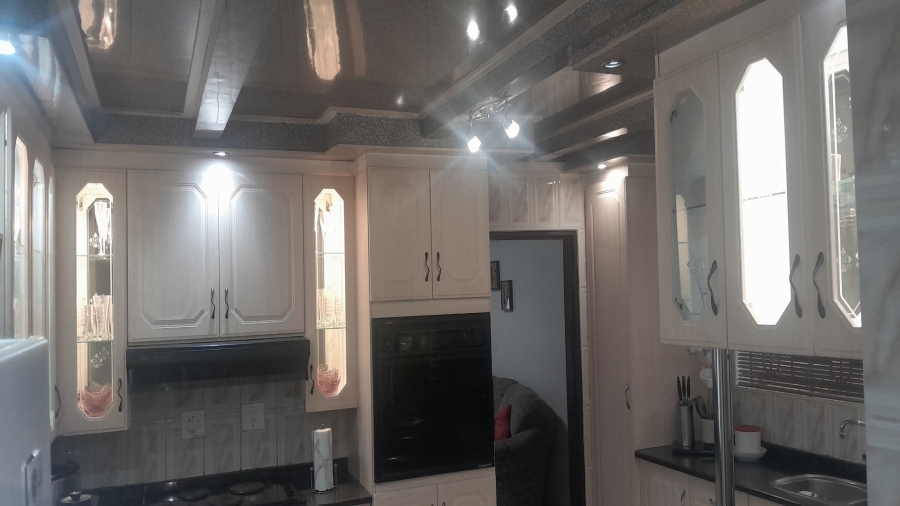 3 Bedroom Property for Sale in Bedworth Park Gauteng