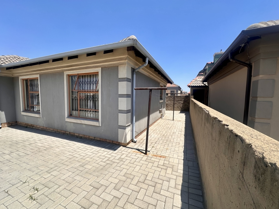 3 Bedroom Property for Sale in Steelvalley Gauteng
