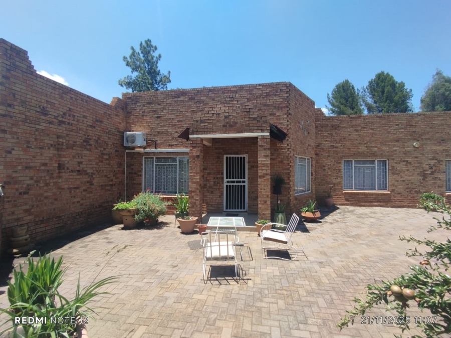 4 Bedroom Property for Sale in Staalrus Gauteng