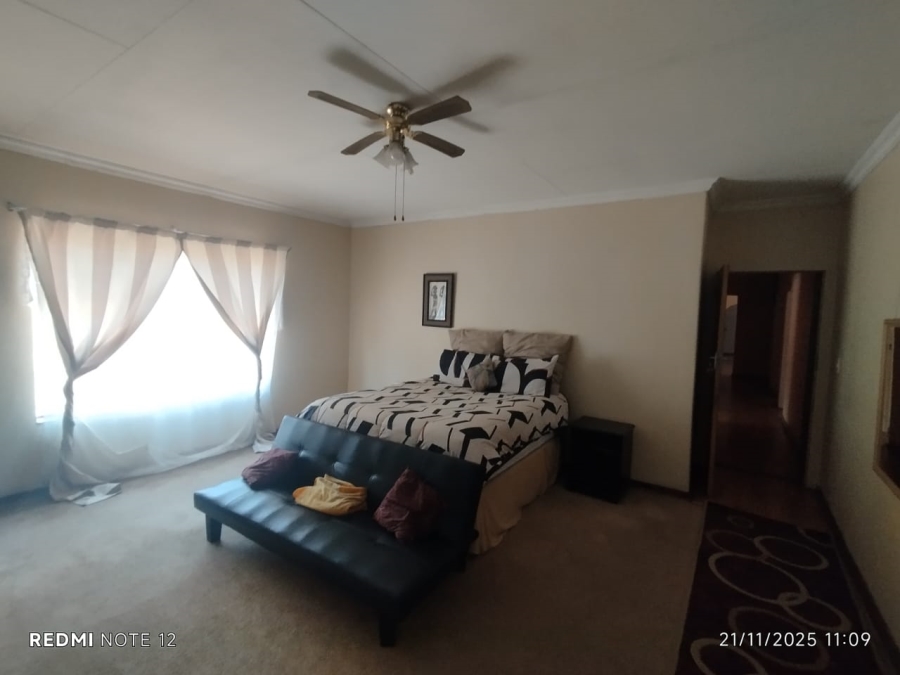 4 Bedroom Property for Sale in Staalrus Gauteng
