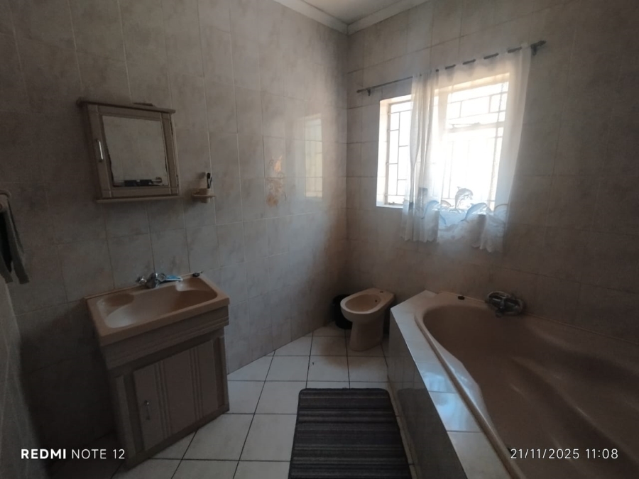 4 Bedroom Property for Sale in Staalrus Gauteng