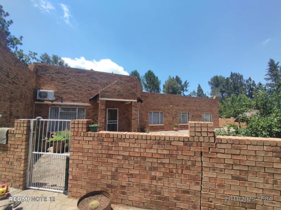 4 Bedroom Property for Sale in Staalrus Gauteng
