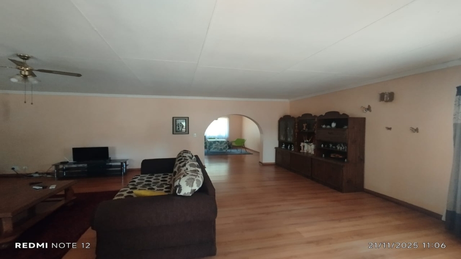 4 Bedroom Property for Sale in Staalrus Gauteng