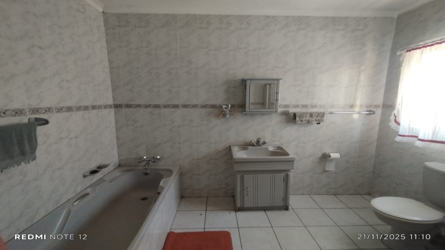 4 Bedroom Property for Sale in Staalrus Gauteng