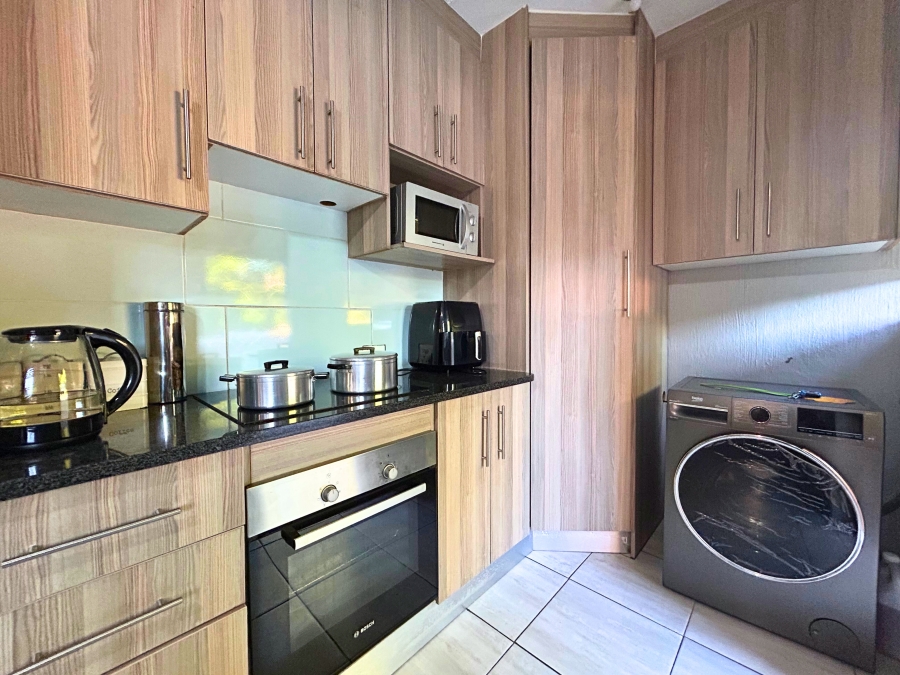 3 Bedroom Property for Sale in Die Hoewes Gauteng