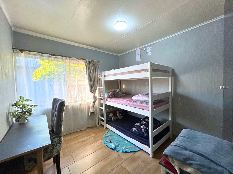 3 Bedroom Property for Sale in Die Hoewes Gauteng