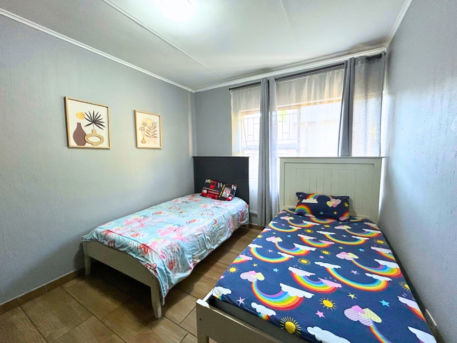 3 Bedroom Property for Sale in Die Hoewes Gauteng