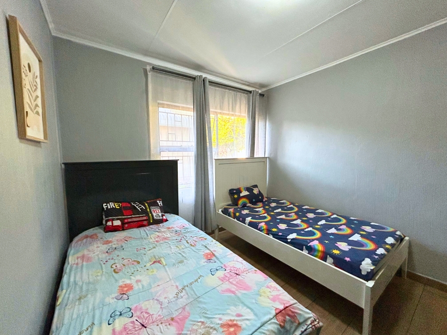 3 Bedroom Property for Sale in Die Hoewes Gauteng