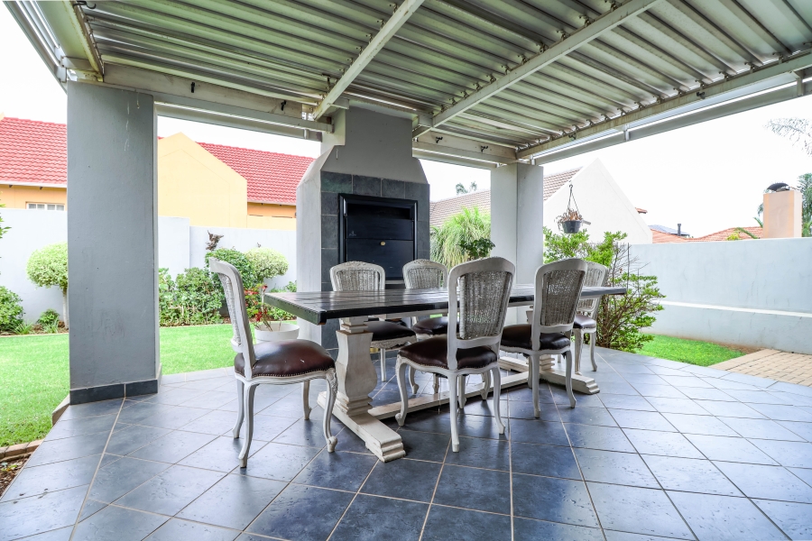 3 Bedroom Property for Sale in Thatchfield Estate Gauteng