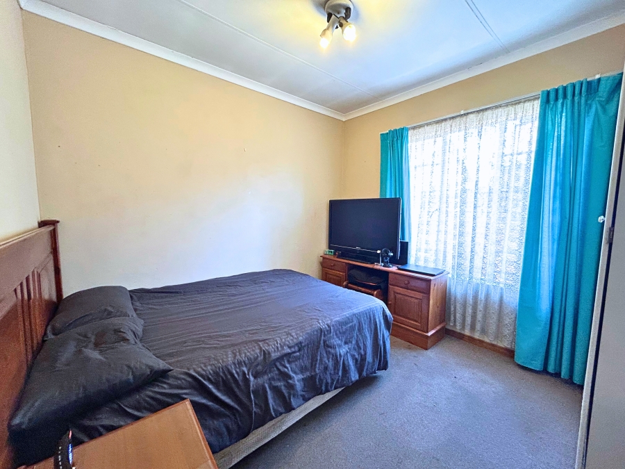 3 Bedroom Property for Sale in Hennopspark Gauteng