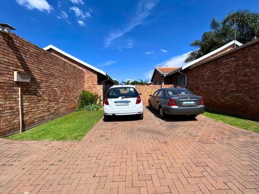 3 Bedroom Property for Sale in Hennopspark Gauteng