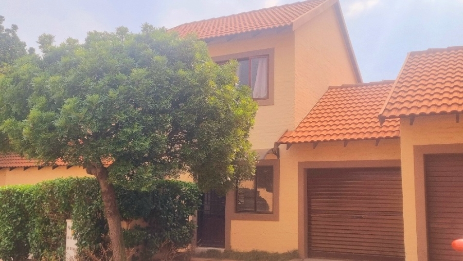 To Let 2 Bedroom Property for Rent in Noordwyk Gauteng