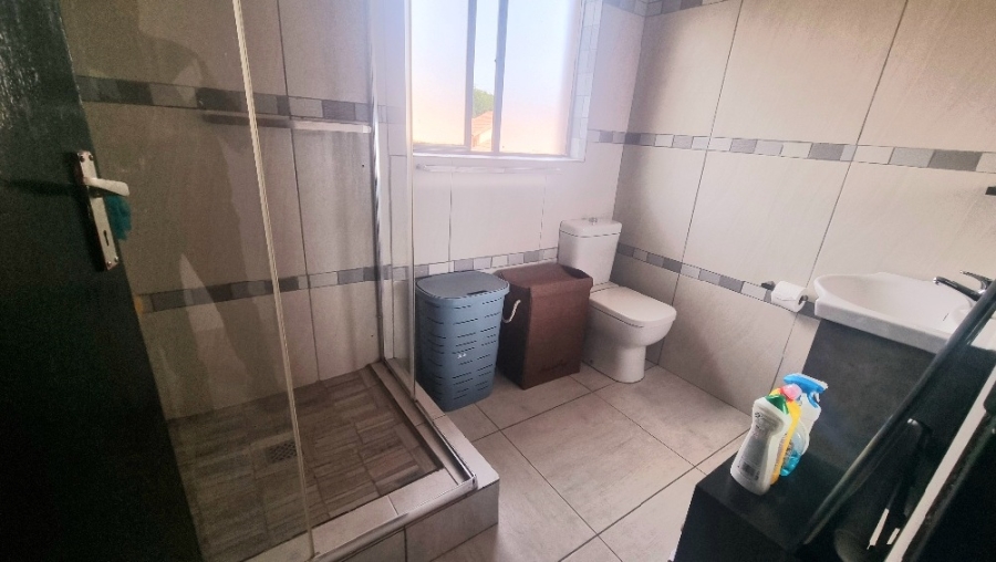 To Let 2 Bedroom Property for Rent in Noordwyk Gauteng