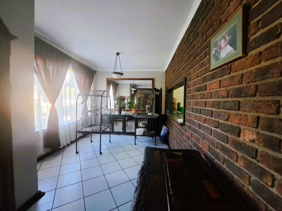 3 Bedroom Property for Sale in Falcon Ridge Gauteng