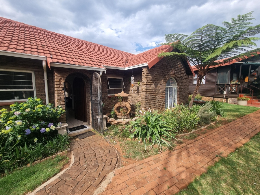 3 Bedroom Property for Sale in Florida Glen Gauteng