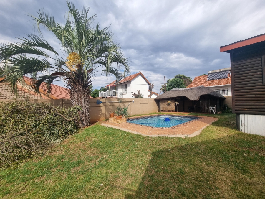 3 Bedroom Property for Sale in Florida Glen Gauteng