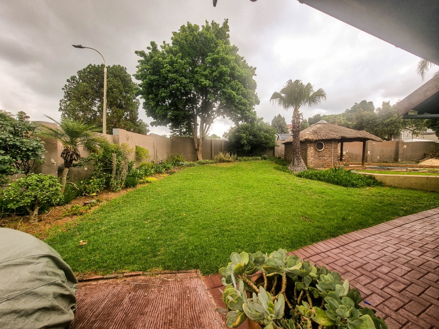 To Let 3 Bedroom Property for Rent in Lindhaven Gauteng