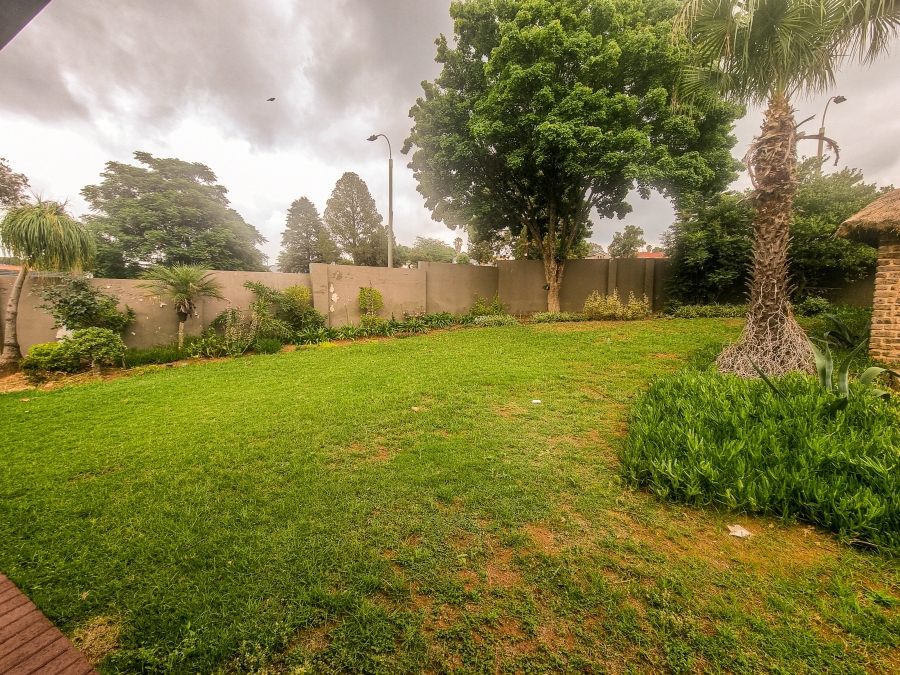 To Let 3 Bedroom Property for Rent in Lindhaven Gauteng