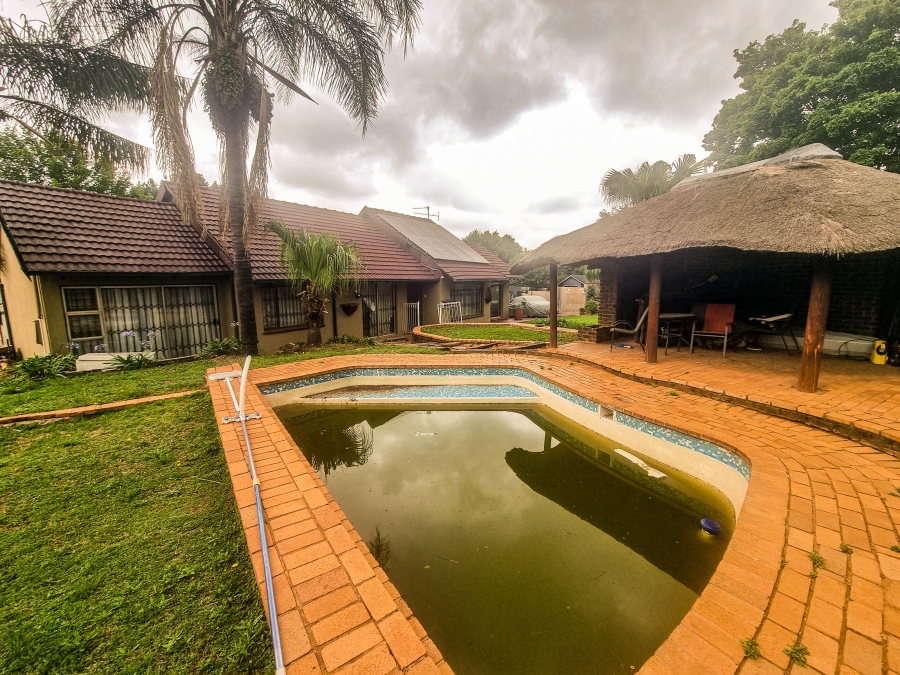 To Let 3 Bedroom Property for Rent in Lindhaven Gauteng