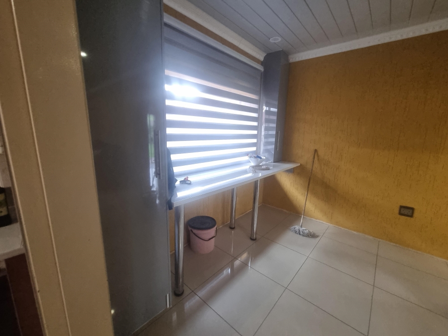 To Let 3 Bedroom Property for Rent in Lindhaven Gauteng
