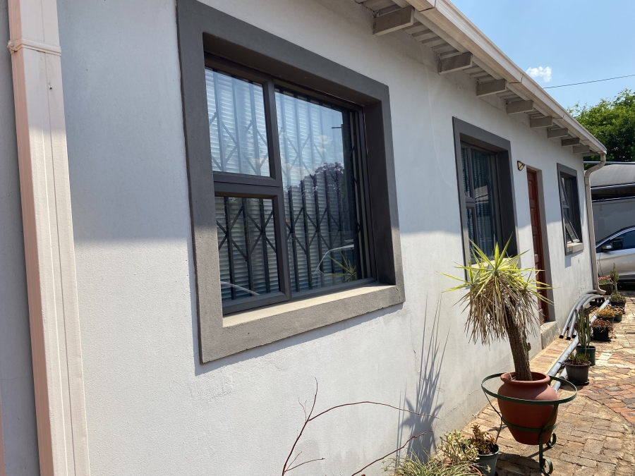 To Let 2 Bedroom Property for Rent in Riviera Gauteng