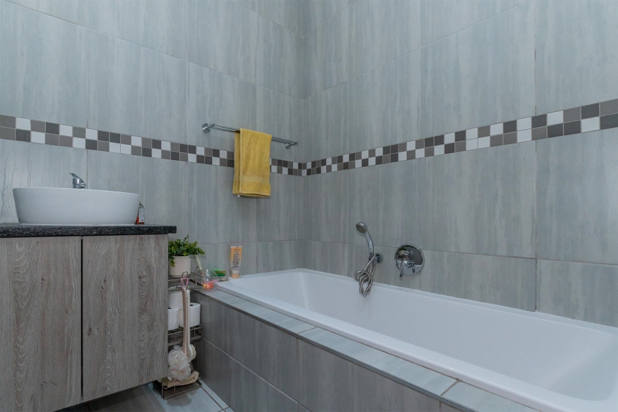 2 Bedroom Property for Sale in Pomona Gauteng