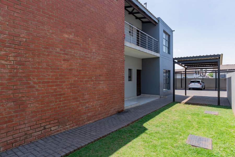 2 Bedroom Property for Sale in Pomona Gauteng