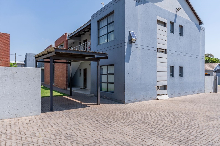 2 Bedroom Property for Sale in Pomona Gauteng