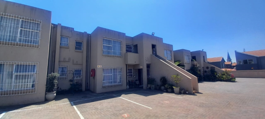 2 Bedroom Property for Sale in New Redruth Gauteng