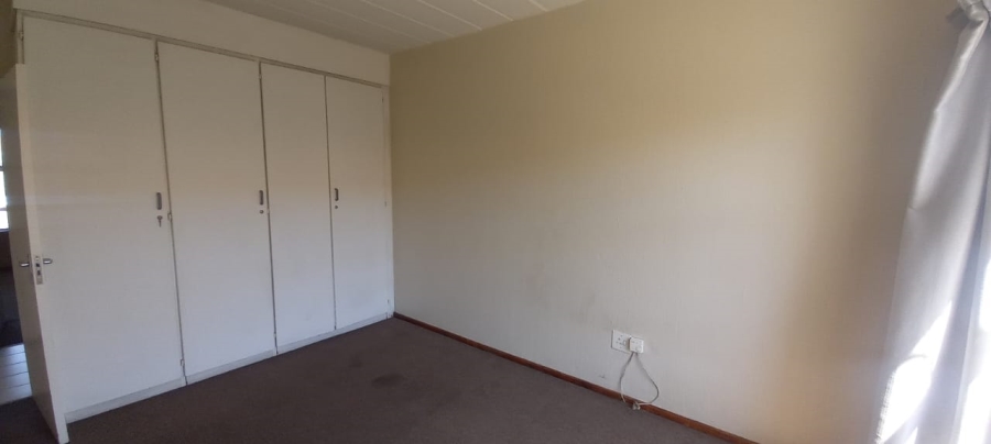 2 Bedroom Property for Sale in New Redruth Gauteng